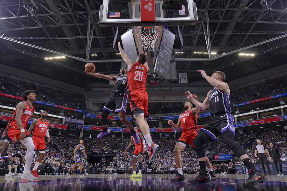 然而这场比 然而这场比