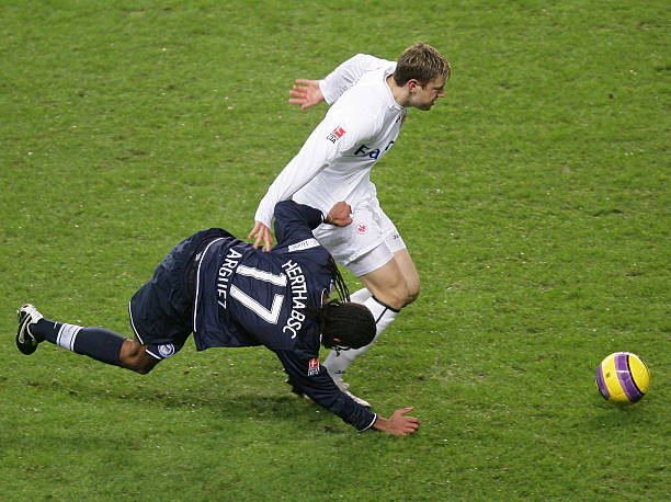 [天下足球]C罗破门 葡萄牙大胜丹麦晋级四强.